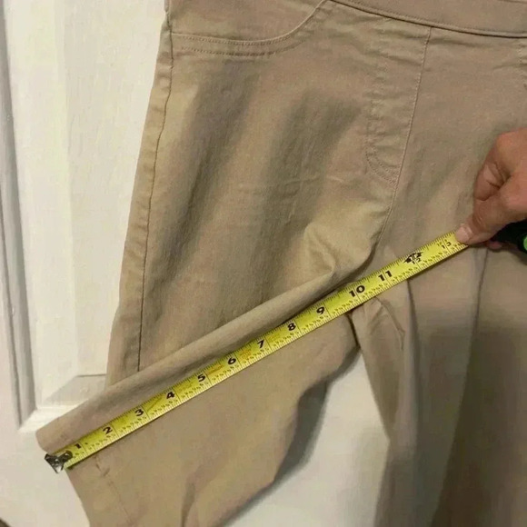 Women’s Khaki Stretch‎ Chino Shorts Size Small - Picture 6 of 6